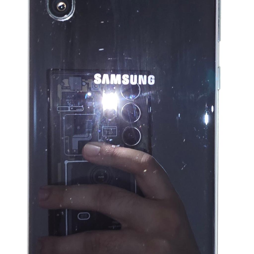 The phone needs a full restoration or as a parts phone - listed as non working (spares or repairs). Phone only. Sold as seen.

- Samsung Galaxy Note 10 Plus 256GB

- Back Glass has no cracks just scratches

- Missing S PEN

-Unknown History