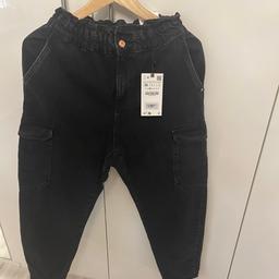 PaperBag Hose mit hohem Bund von Zara
Neu mit Etikett
Juni 2023 gekauft
Farbe schwarz
Größe 36