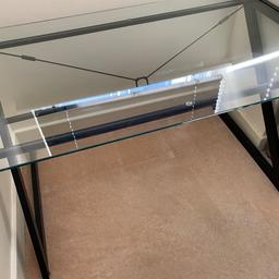Sturdy retro glass desk. 120cm width & 75.5 depth & 73cm height.

Easy to assemble. All parts original