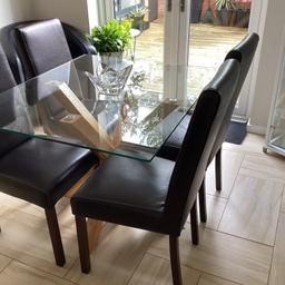 4 Barker & Stonehouse brown leather dining chairs in great condition
This is for the chairs only
The table is not for sale
Any questions please ask