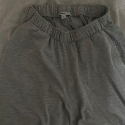 Subdued grey low rise wide leg joggers 
So perfect 
Size xs would fit 6/8 
Perf condition 
Free next day delivery on all items