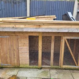 Brought in the summer 2023 for my dad's dogs while he was selling house and moving. Now moved to France and no longer needed. Buyer to collect and dismantle. No damage great condition just needs jetting off 
