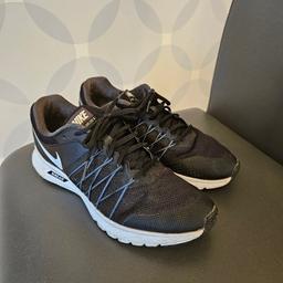 - Marke: Nike
- Größe: 40,5
- Modell: Air Relentless 
- Farbe: schwarz, weiß
- Zeitlose Laufschuhe / Turnschuhe in gebrauchten, aber gutem Zustand!