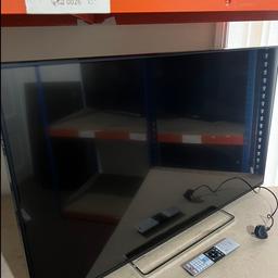 Toshiba 49 inch   4k smart tv with base sand and remote 
Fully working great condition 
£175
Can deliver and set up if required
Fully Wi-Fi with YouTube Netflix etc 
Bradford Leeds Halifax Keighley areas