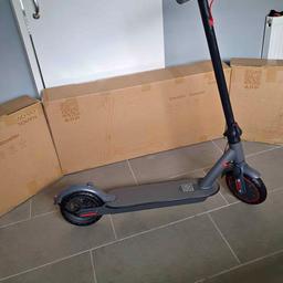 ❗D8 proo Electric Scooter  

✅ Top speed 35km
👨‍💻📲Mobile App
🎚🎮Cruise Control
🔦💡Front and Back Lights
✋🔴Brake Light 
🥊💪Puncture proof tyres 
🛴🏍Range 70-km to 80km 
🛣🚛350w Motor
🏋🏿🏋️‍♀️150kg Weight limit
🧭🧑‍✈️GPS 
🔋🏏10.4Ah
Battery timing)4//5 Hours
🔌U.K. charger,

Cash on delivery 💯