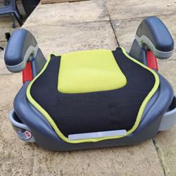 Graco child's car booster seat. Suitable for 15-36kilos. With retractable cup holders. Good clean condition, only used weekends for our grandson. Please see pictures