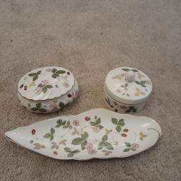 2 trinket boxes and leaf plate. perfect for  dressing table