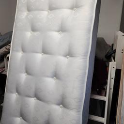 Hardly used. single mattress with dual mode memory foam in excellent condition. Was used as spares for guests only.dimension Length 190cm, width 91cm, thickness 25cm. absolute bargain as shops selling for over £170. Collection from Luton LU4