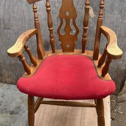 Dining Chair Armchair Antique Vintage Reclaimed Windsor Country Farm House Carver Chair

With Red Cushion

The Structure Is In Stable Condition

Collection South London SW16 Norbury