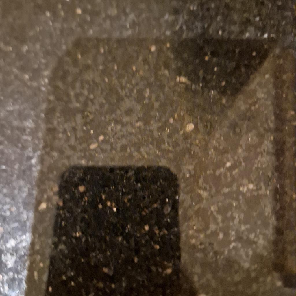 granite black with gold sparle worktop.
Good condition.
space for double sink

length 3metres
depth 62.5cm

sink space 82cm by 39cm

1 smaller piece of granite work window sill
length 185cm
depth 22.5cm