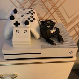 White Xbox One S bundle comes with all cables x2 controllers and charging dock excellent condition all in good working order.