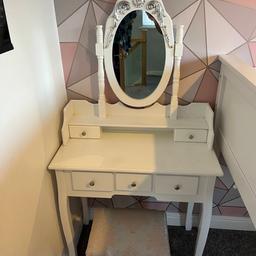 Antique modern style dressing table with mirror and stool. 3 small drawers at the front of table and 2 small jewellery draws.