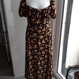 Summer Dress By SHEIN
Unworn Size L (16)
Black / Print 
Gypsy Style Front  offset split.
Collection only please 
Thankyou