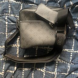 LV Trio Messenger

In the sweetest condition only used twice at max have no use for it anymore.