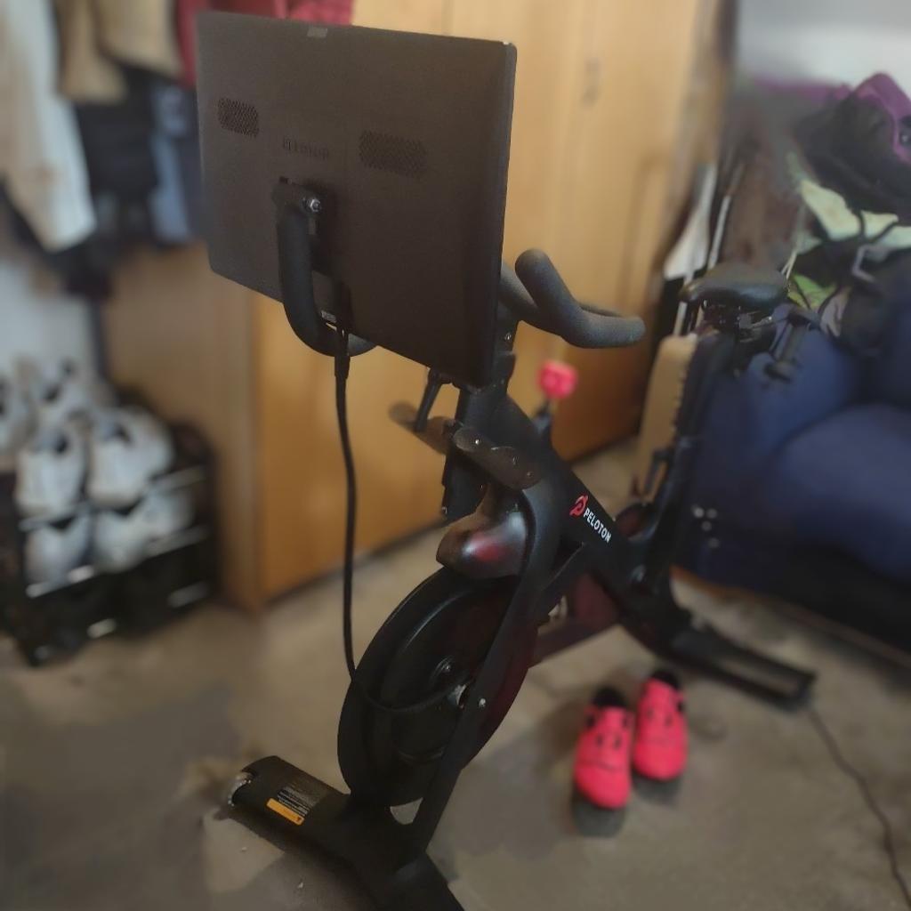 Good condition Peleton exercise bike.
fully functional.
can discuss delivery
open to offers