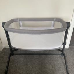 Perfect condition small crib, only used a handful times. I have another one so don’t need this one.
