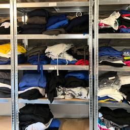 A variety of blank clothing 253 pieces
Hoodies
T-shirts
Polos
Gym vests
Various sizes from small/5xl
Selling as a bulk buy