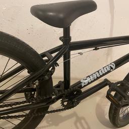 Verkaufe ein BMX Rad Sunday Primer mit 20 Zoll Räder 
Farbe Matt Schwarz ( Limited Edition). 
Es wurde sehr wenig damit gefahren.
Der Zustand ist sehr gut.

Nur ein Selbstabholer.