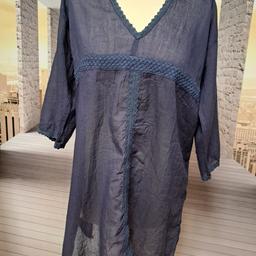 tolle Bluse von Parah aus Baumwolle
Neupreis 60€
Länge 80cm
Brustumfang 100cm/ fixpreis