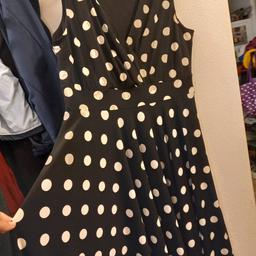 Rockabilly Kleid in Größe 44/46
von bpc selection Bonprix

1x getragen

Abholung 5310 Mondsee
(4894 Oberhofen am Irrsee/Straßwalchen)

Versand 5,30€