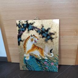 chinesisches Bild eines Tigers
wurde immer im dazupassendem Überkarton aufbewahrt, hing nie an der Wand 

Maße ca. 46x60

Privatverkauf. Keine Garantie oder Gewährleistung.