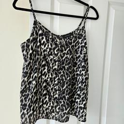 never worn,
from atmosphere,
animal print,
black and beige.
from pet and smoke free home.