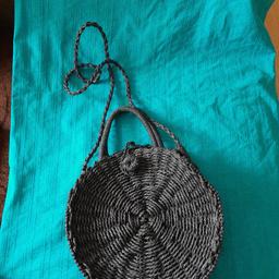 Handtasche im Boho - Stil ,in schwarz,Durchmesser 29 cm,Selbstabholung aus Berndorf / Nö oder Versand gegen Aufpreis