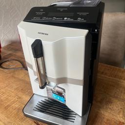Verkauft wir ein Siemens Kaffeevollautomat EQ.300 ohne Brüheinheit.
Technisch ist er in einwandfreiem Zustand sowie optisch.

Kein Versand