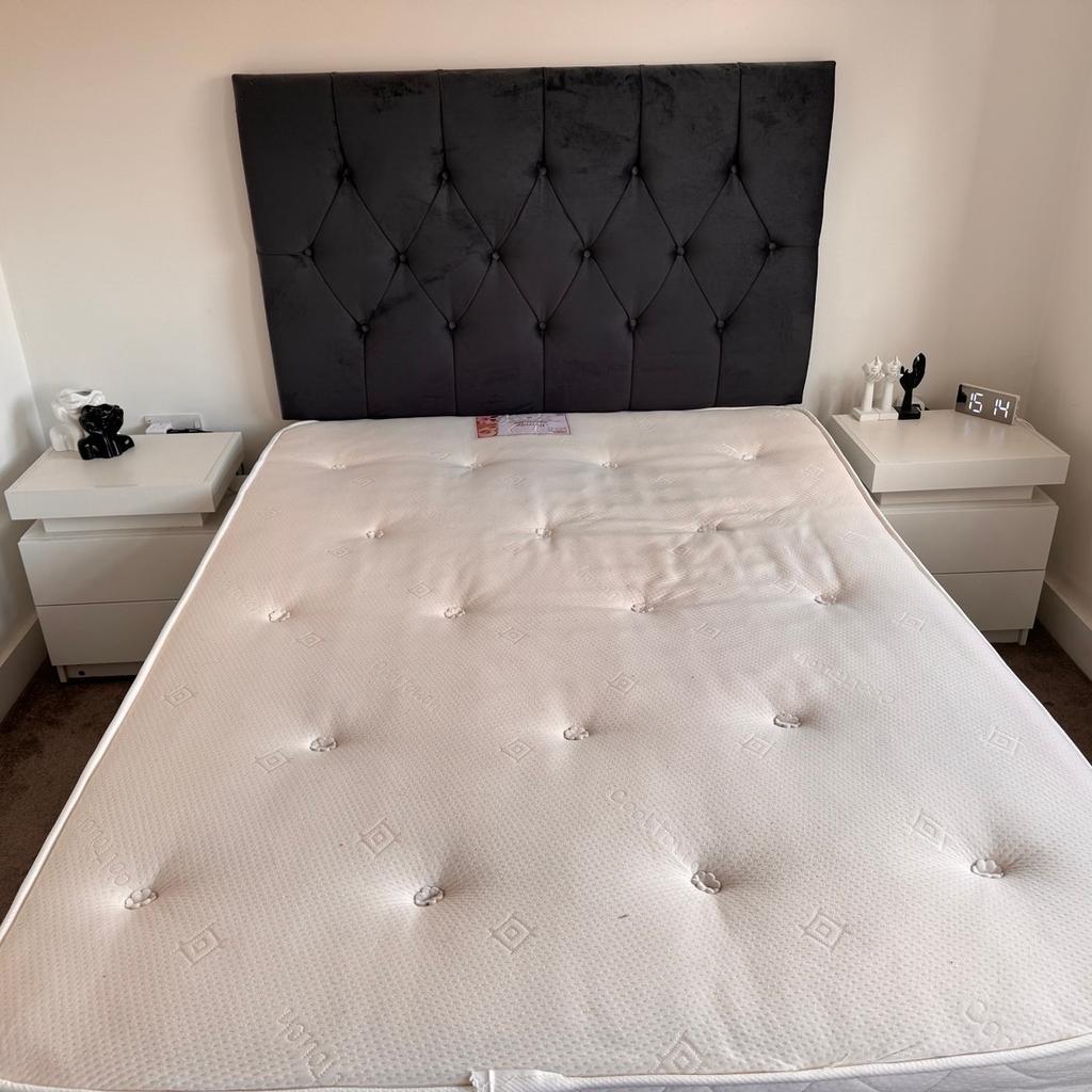 Bed Centre 4ft6 Double (135cm X 190cm) Divan Bed with 32’’ strut grey headboard and two drawers on the same side. Comes with plush memory foam mattress for extreme comfort. Price negotiable.