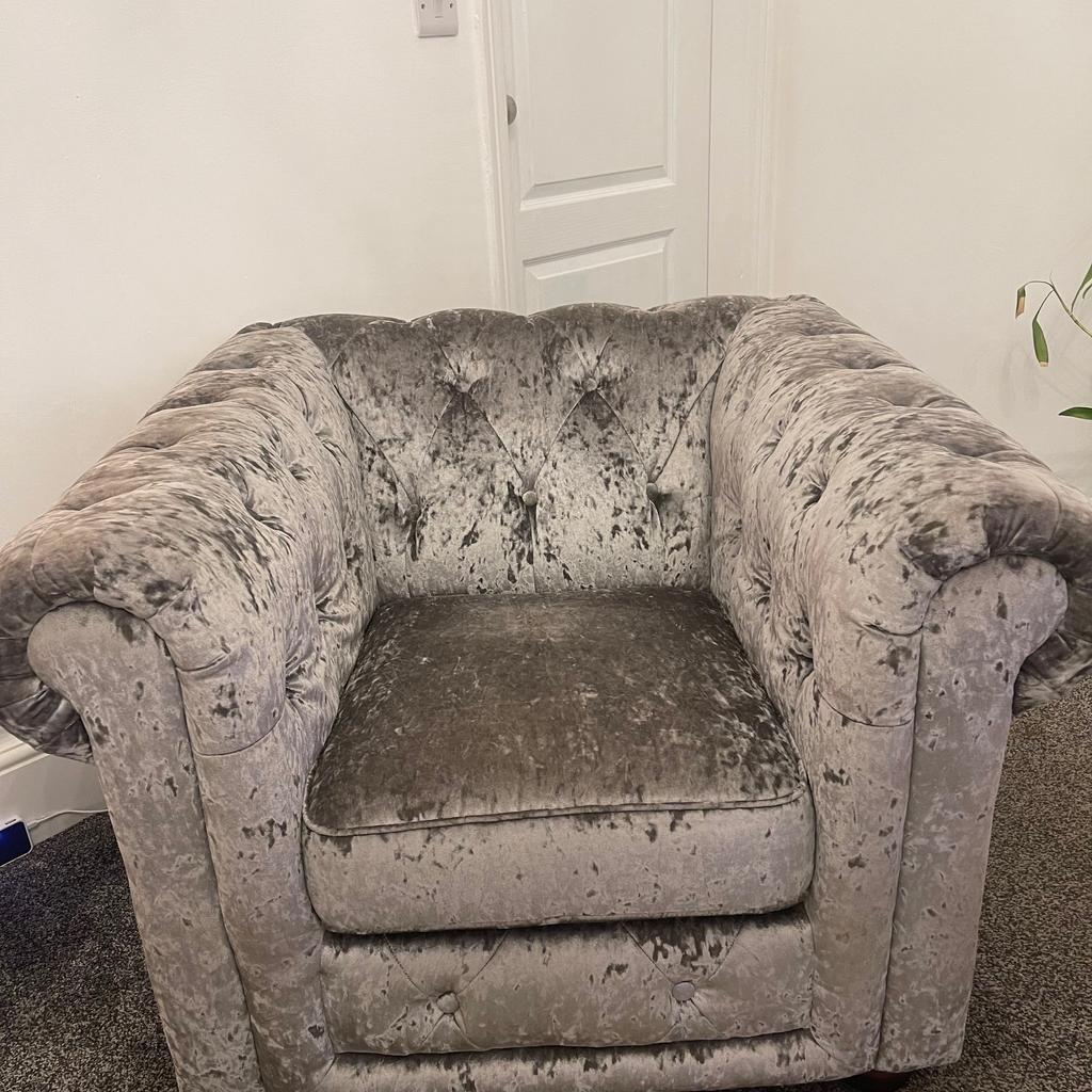 Gorgeous chair
Great condition
Really comfy
Clean smoke free home
Collection only please.
Collection HX3 Hipperholme Halifax
Over £500 a absolute bargain at £100!
Chair 70cm high by 95cm deep and 100cm wide