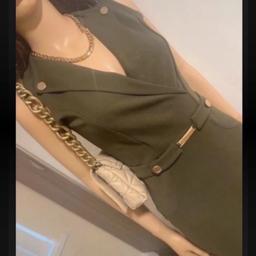 Classy office/evening dress
Worn once,
Lipsy bought for £45
Excellent condition
Khaki/green
" CHECK OUT ALL MY OTHER DRESSES
* Follow me for more trendy fashion items