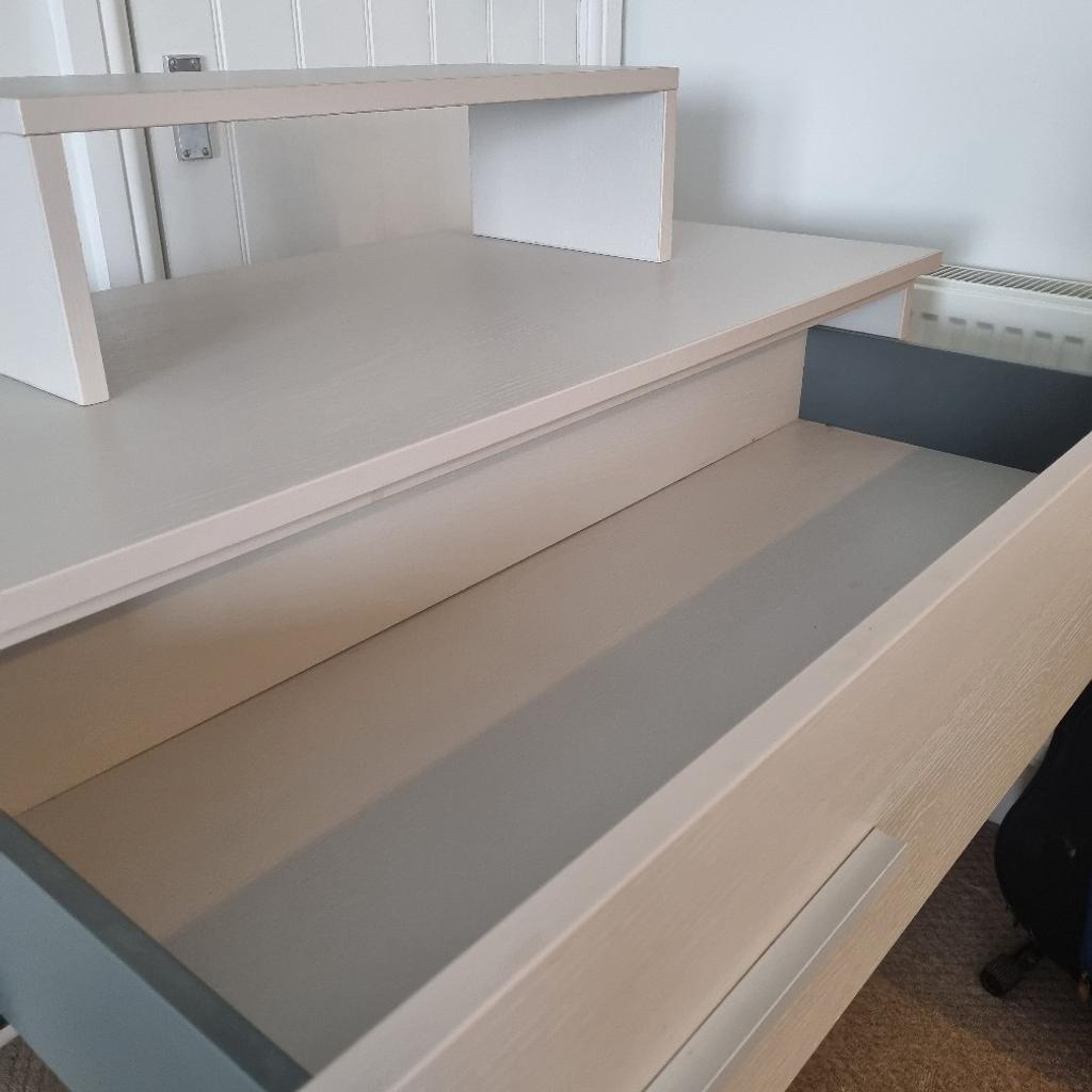 light grey with silver finishes
Solid desk/dressing table w

mini shelf. - not connected to the desk

1 long drawer with soft close features.
height 34.5 in
width 40 in
depth 19in

bespoke desk from IDS
for collection only