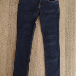 Dunkelblaue Damenjeans von Tommy Hilfiger, Größe 30/32, Material: Organic Cotton. Die Jeans ist in einem einwandfreien Zustand.