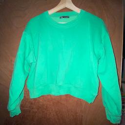 Zara Girls 
Green Sweatshirt and Jogger Set
Excellent Condition 
Size- Small