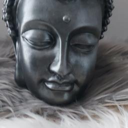 Verkauf einen Buddha Kopf 
Schwarz 
Höhe ca.26 cm

In einem guten Zustand