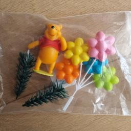 Winnie Pooh Tortendeko, Folienluftballon (verwendet) und Muffin-Dekostecker 13 Stk (neu)
