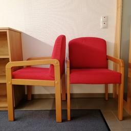 Wir verkaufen 1 roten Loungestuhl / Polstersessel aus einem Appartement;
Keine Beschädigungen oder Gebrauchsspuren;

Nur Abholung und Zahlung in bar.