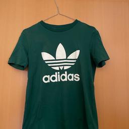 Adidas Kleidung zu verkaufen (gekauft bei Kastner & Öhler)

2 Pullis
1 T-Shirt
2 Paar Socken

alles im S, alles insgesamt 20€