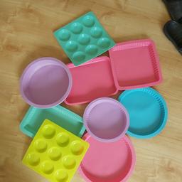 9 x assorted silicon baking trays. différent shape and size some new and some used couplé of times