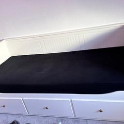 Ikea Bett ohne Matratze nur Abholung ist möglich.