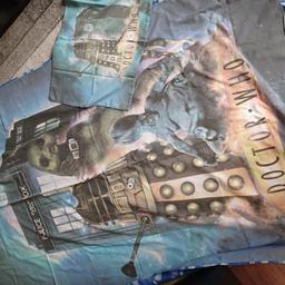 Single Dr Who quilt cover and pillow case. reversible  different each side shown in pictures. Good clean condition £4 collect only.