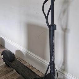 Walberg THE URBAN xH1 Electric Scooter

in fully working condition apart from needing a new inertube for the back wheel! has scratches and sins of wear and tare. paid over £600 for it around 18 months ago.