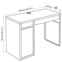 Wegen der Renovierung steht fast neuen Schreibtisch von Ikea zum Verkauf. Die Maße sehe Bilder. 

Rauchfrei und Trierfreihaushalt 
Privatverkauf daher: keine Garantie und keine Rücknahme