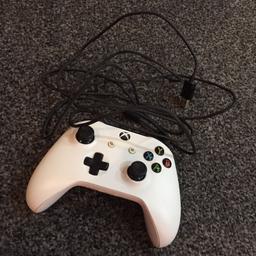 Xbox Wireless Controller + Micro USB Cable (Xbox Series One, but compatible with X/S too)
White
Used but in excellent condition
Collection South Cliff 🙂
£30 ono