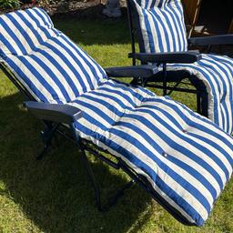 2x garden reclining chairs for sale; £20 for both!! Great condition apart from 1x having a button missing & the other has a slight tear to the back which goes over the chair so no issue to the seat itself.

***Collection only from Rowley Regis, B65**