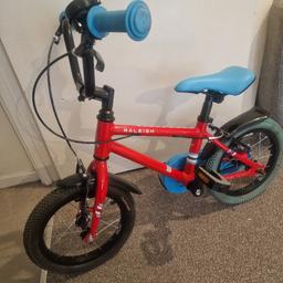 Raleigh Pop kids bike with 14 inch wheels. Very good condition as shown in the pictures. Hardly used by my kid. You won't be disappointed. Retails £189 from Raleigh website. Full description can be found on the website thanks.. 

https://www.raleigh.co.uk/gb/en/pop-14-inch-wheel-kids-bike/
