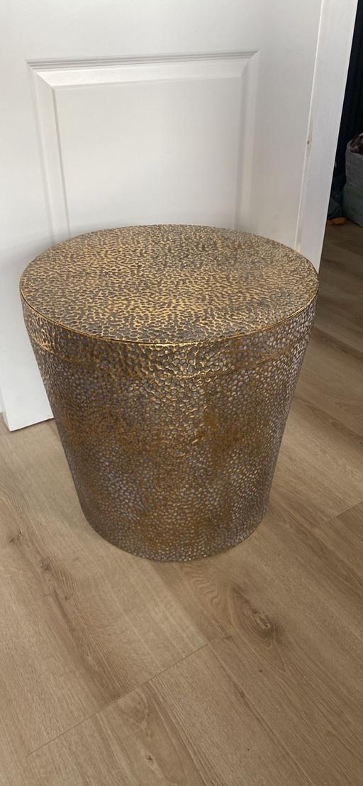 Buy & Sell North West London Mill Hill - North West London - Photos for Textured gold stool