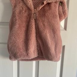 Lovely girls pink gilet in 3/4 years old

From a smokefree and pet free home