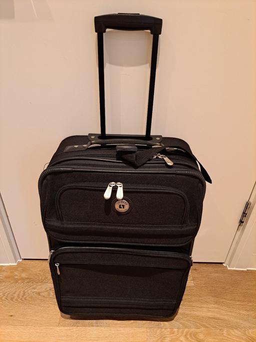 Buy & Sell West London - Photos for SOLD-LEISURE Suitcase Cabin Trolley