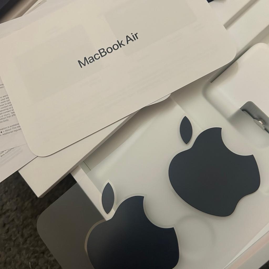 Brand New Macbook Air 13inch with Apple M2 Chip (willing to take offers)